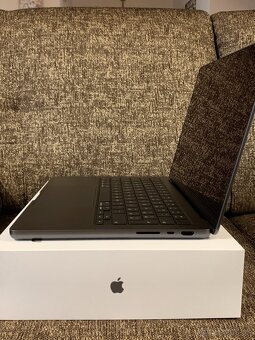 MacBook Pro 14" M3 PRO SK 2023 Vesmírne čierny - 6
