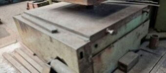 Hydraulický lis značky CTC 400, rok výroby 1993 - 6