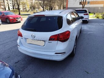 --REZERVOVANÉ-- Opel Astra 1.7CDTi Sports Tourer - 6