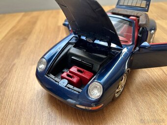 Porsche 993 Cabriolet 1:18 Bburago - 6