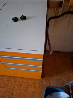 Kuchynská linka v zachovalom stave - 6