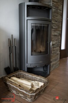 BEŠEŇOVÁ / Predaj apartmánového domu / 2 samostatné jednotky - 6