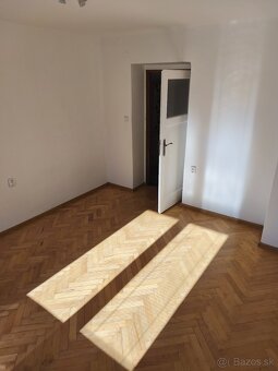 Predám slnečný, teplý, 2 izbový byt - 6