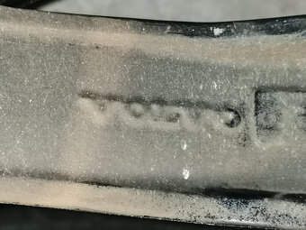 Volvo S60 / V60 - orig. 18" zimná sada DOT 23 6+ mm - 6