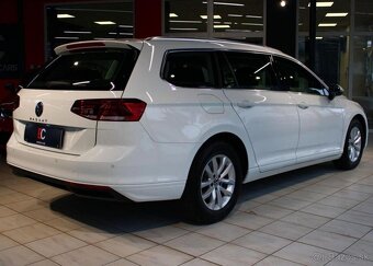 Volkswagen Passat 2.0 TDI 110kW DSG Variant nafta automat - 6