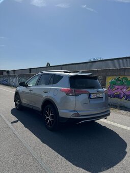 Toyota Rav4 2.5 Hybrid Trend AWD + winter paket(Odpočet DPH) - 6