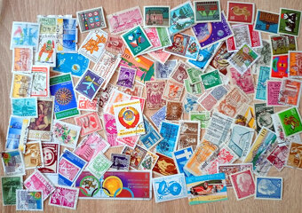 Predám balík poštových známok 1000 ks. č 2 - 6