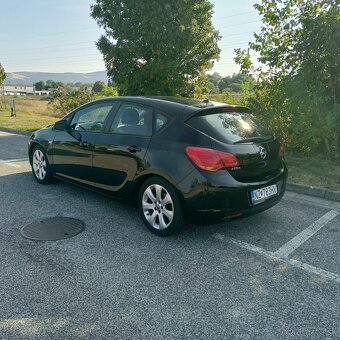Opel Astra 1.4 benzín - 6