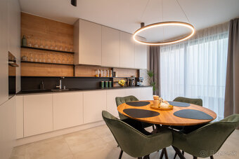 Na predaj štýlový 3-izbový mezonet v historickom centre Trna - 6