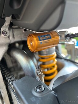 Aprilia Tuono V4 FACTORY - 6