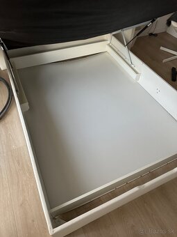Čalúnená posteľ biela ekokoža - 6