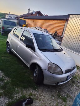 Toyota Yaris 2000 - 6