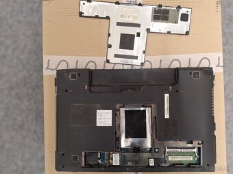 Predám nefunkčný notebook Lenovo B570e - 6