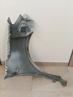 Predný ľavý blatník Dacia Logan - 6