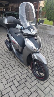 Honda SH300i - 6