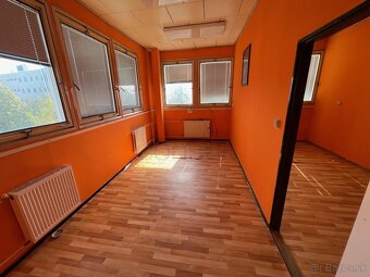 2364 NA PRENÁJOM V KOMÁRNE KANCELÁRSKE PRIESTORY - 6