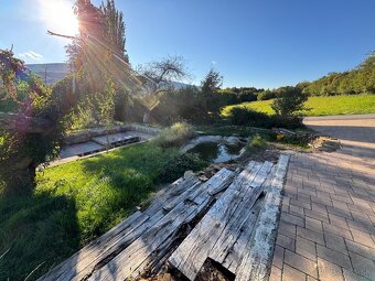 Rodinný dom s jazierkom pod lesom - 6