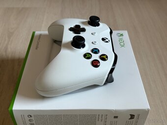 Predám originálny Xbox One S Wireless Controller - 6