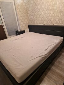 Manželská postel plus Matrac a nočné stolíky - 6