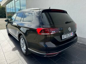 Volkswagen Passat Variant 2.0 TDI Elegance 4Motion DSG - 6