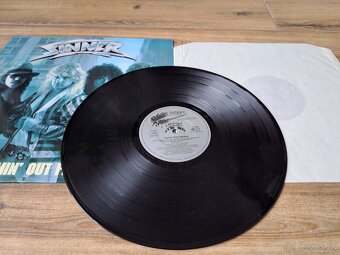 Lp SINNER - Comin Out Fighting / EX - 6