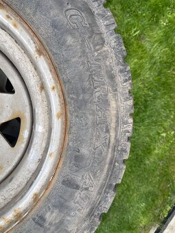 Predám tréner pneumatiky aj s diskami 225/70 R 15 - 6