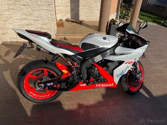 Predám Yamaha R1 - 6