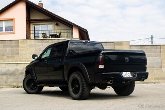 Dodge RAM 1500 5.7 HEMI - 6