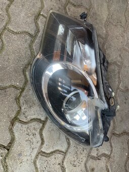 Predám predné svetla do vw Touran facelift - 6