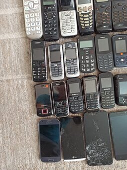 Zbierka mobily a tablety čítaj inzerát - 6