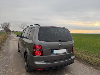 VW Touran 1.9TDI BLS DSG - 6
