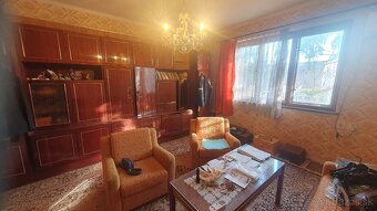 PREDÁM RODINNÝ DOM NA REKONŠTRUKCIU + VEĽKÝ POZEMOK 20 a' - 6