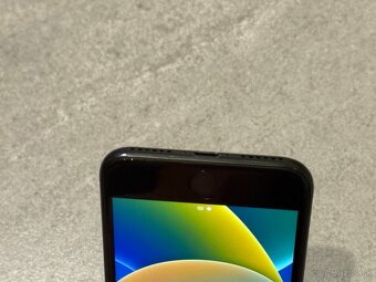 iPhone SE 2020 - 6