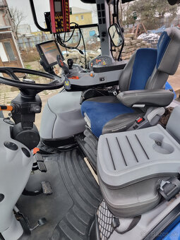 Traktor NEW HOLLAND T7.270 Auto Command™ ECO CVT - 6