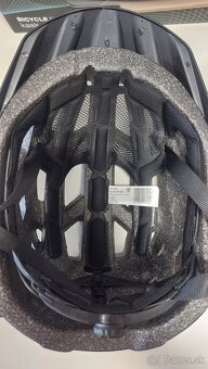 4F cyklistická helma čierna - 6