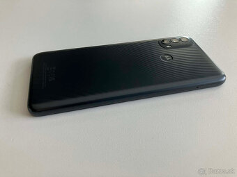 Motorola Moto E30 - 6
