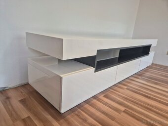 Premiova skrinka pod TV LAURA WE-TEC - 6