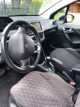 Peugeot 208 - 6
