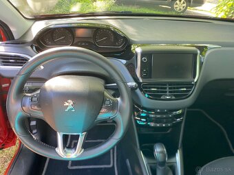 Peugeot 208 - 6