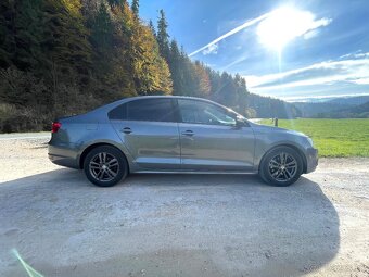 Volkswagen Jetta 1.6 TDI Comfortline - 6