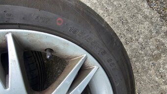 Elektróny 5x100 a letné pneu 195/55 R15 - 6