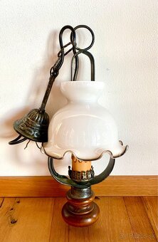 Stará krásná malá kovaná lampa ve stylu petrolejky - 6