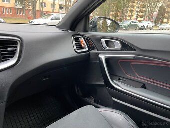 KIA Pro_cee’d Hatchback 150kw Manuál - 6