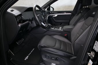 VW Touareg 3.0TDI 210kW R-line Tažné Webasto Pano HUD NightV - 6
