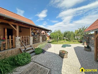 NA PREDAJ KOMPLETNE ZREKONŠTRUOVANÝ DOM S TERASOU A ALTÁNKOM - 6