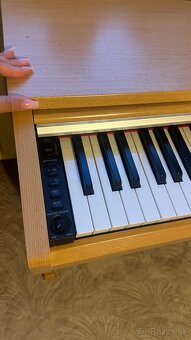 Yamaha piano - 6