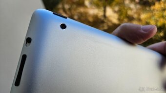 Predám Apple iPad 2 wi-fi 16 GB Model A1395 - 6