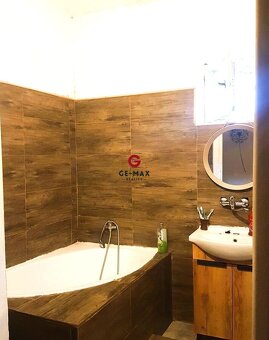 PRIESTRANNÝ RODINNÝ DOM S VEĽKÝM POZEMKOM – BEŽOVCE, OKRES S - 6