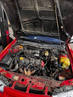 C20NE Motor a prevodovka F16 Opel - 6