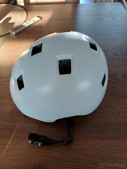 Prilba na bicykel, korčule - 6